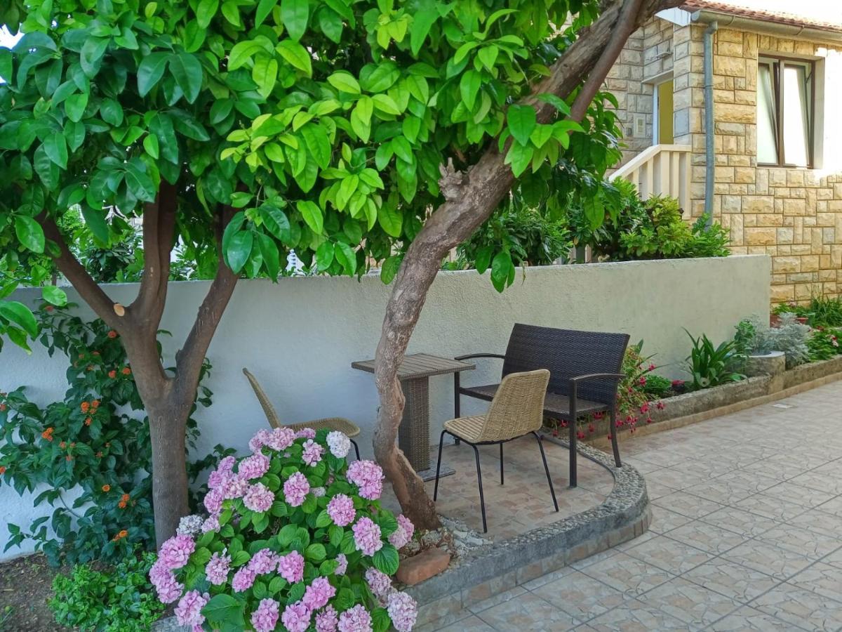 Bugenvilija Duće Extérieur photo